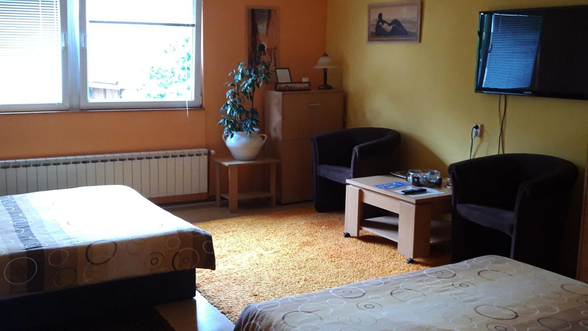 Modern&Cozy Bosnian House With Garden+Free Parking Hotell Sarajevo Rom bilde
